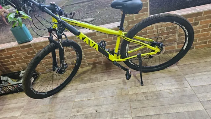 Vendo bicicleta bem conservada passo cartão