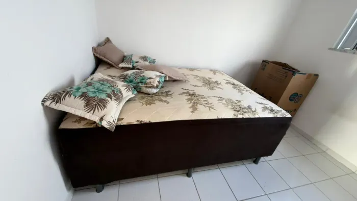Vendo Cama Box Casal