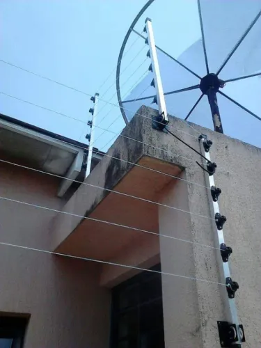 Cerca elétrica convencional