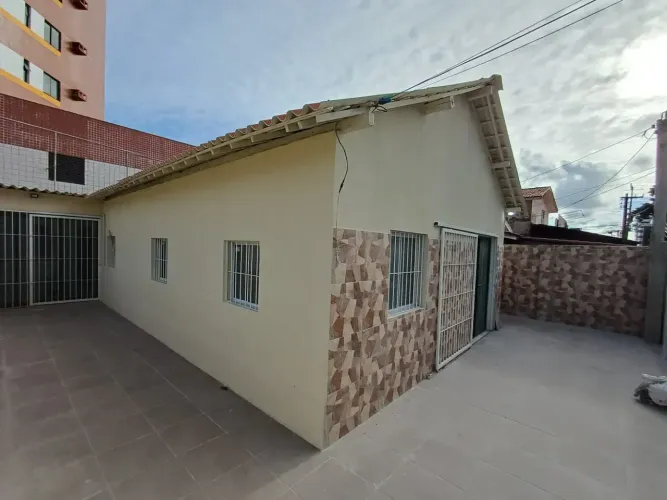 Casa para aluguel possui 80 metros quadrados com 4 quartos em Jardim Atlântico - Olinda - 