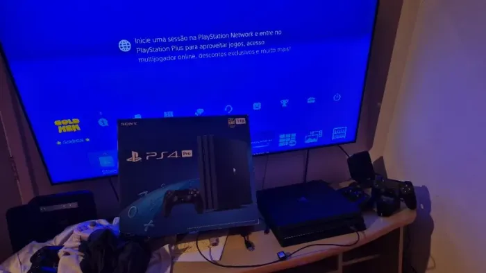 PS4 Pro Desbloqueado em excelente estado