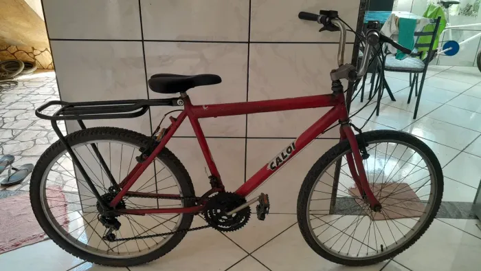 Bicicleta caloi usada aro 26 para adulto, 18 marchas