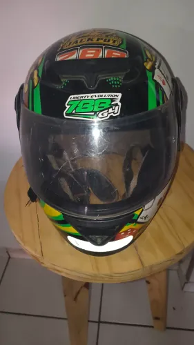 Capacete