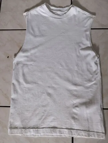 Roupas no precinho