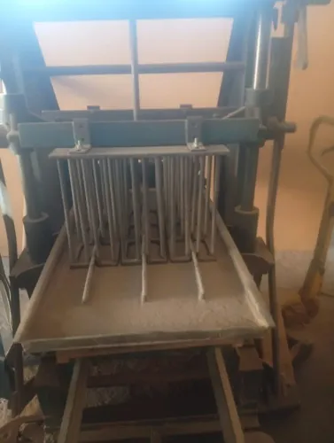 MAQUINA DE FAZER BLOCO DE CONCRETO