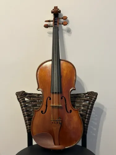Violino copia Antonio Stradivarius 90 anos
