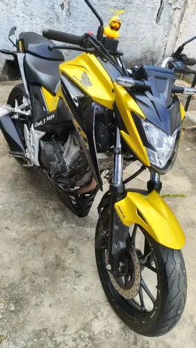CB 300F Twister