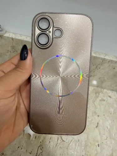 Capinha dourada IPhone 17