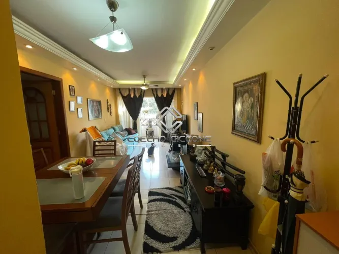 Apartamento com 3 dormitórios, 1 suíte, 1 banheiro social à Venda, 83m² por R$690.000,00