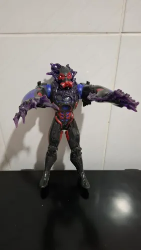 Boneco Max Steek Toxzon monstro