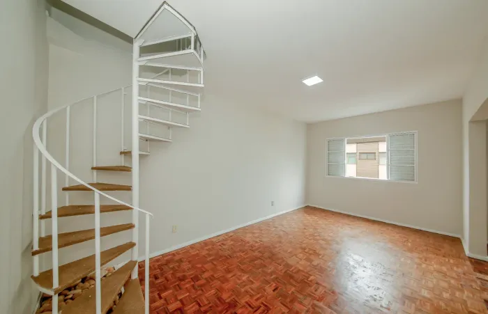 Cobertura de 2 quartos com terraço coberto no Alto dos Passos para venda e locação