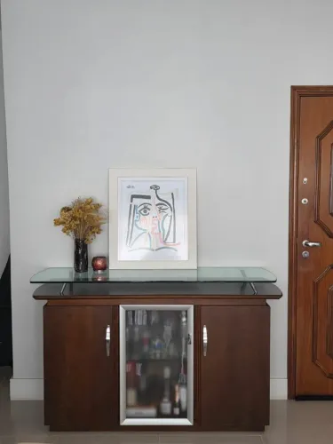 Móvel Buffet 1,46m (L) x 0,49 (P) x 0,95 (A)