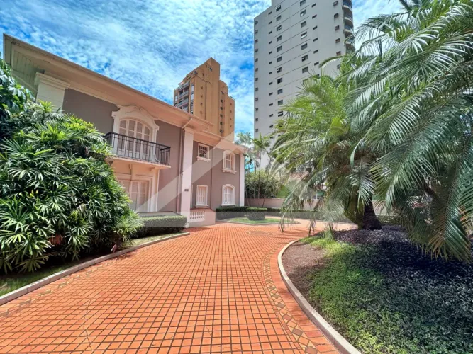 Imóvel comercial para venda e locação no Bairro Centro, próximo ao Shopping Santa Úrsula -