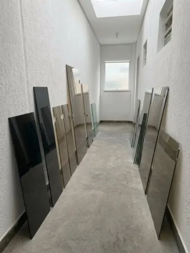 Vidros Temperados Diversos Tamanhos - Portas Vitrines Mesas Fachadas Banners 