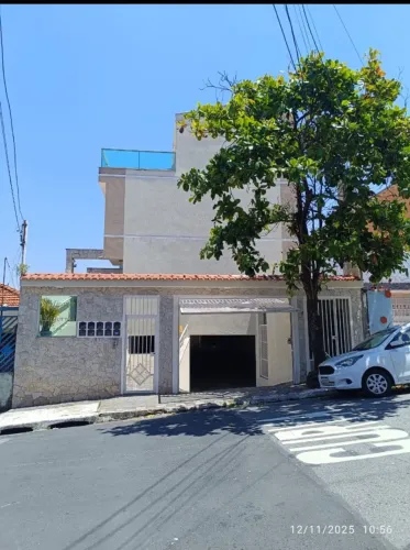 Sobrado em condomínio fechado pronto pra morar. Água, luz, gás, tudo individualizado.