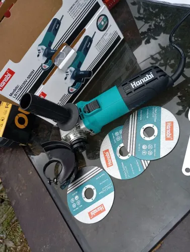 Lixadeira esmelhiradeira 880w 220v 3 discos de corte abrasivo e carvão extra