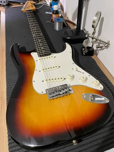 Guitarra Stratocaster Memphis Tagima