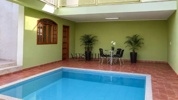 Casa à venda com 02 quartos, 02 banheiros, 02 vagas de garagem com 118m² - Bairro Santa Cr