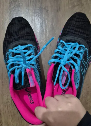 Tenis asics Novo