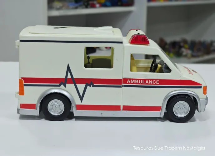 Ambulância City Action Playmobil