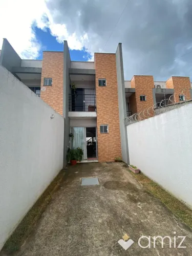Sobrado à Venda sendo 2 suítes + lavabo 82m² próximo ao Conjunto Vera Cruz - Goiânia