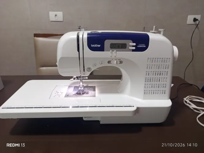 Máquina costura doméstica brothers computadorizada cs6000i computer