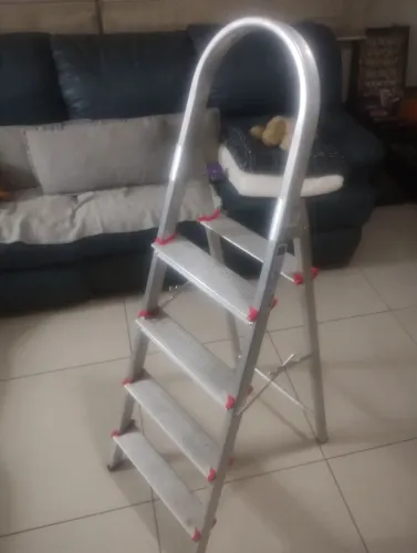 Escada de alumínio