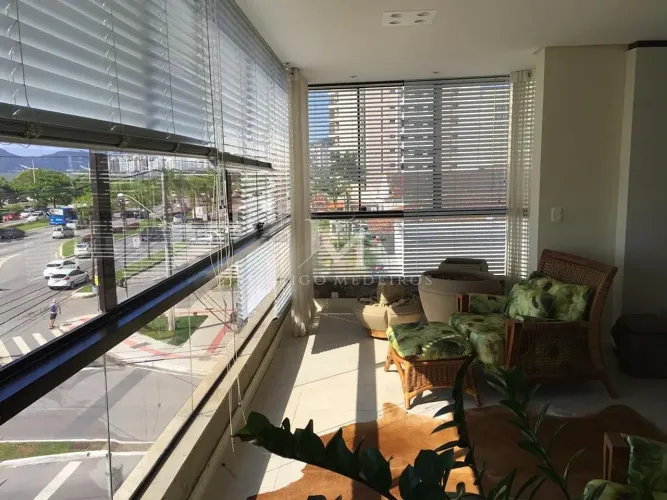 Apartamento com 4 suítes à venda na Beira-Mar, Florianópolis