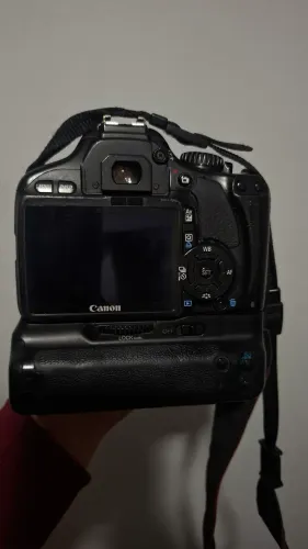 VENDO dslr câmera canon rebel t2i + grip OU TROCO POR IPHONE