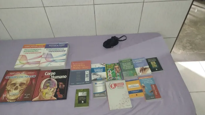 COMBO DE LIVROS ANTIGOS DA AREA DA SAUDE