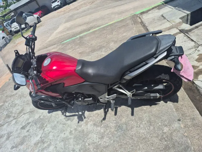 Amais nova, moto de mulher.
