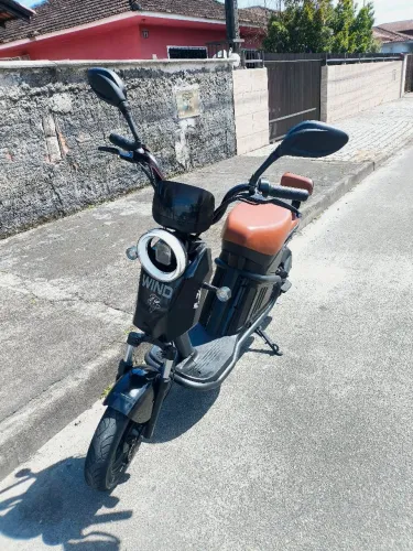 Scooter elétrica 1.000w, em ótimo estado de conservação