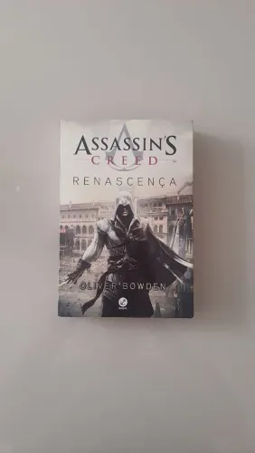 Livro Assassin's Creed Renascença em excelente estado.