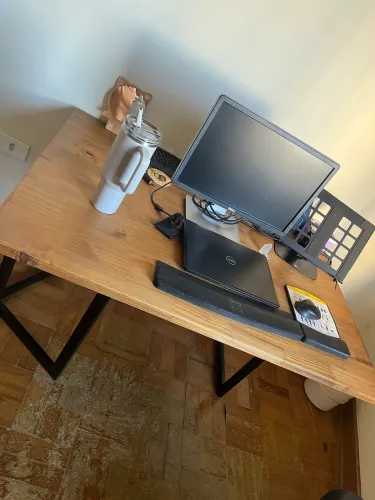 Mesa de Escritório Industrial - Madeira e Estrutura Metálica