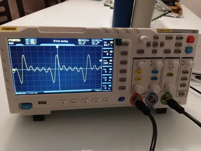 Osciloscópio de 2 canais de 100 MHz da Fnirsi modelo 1014D