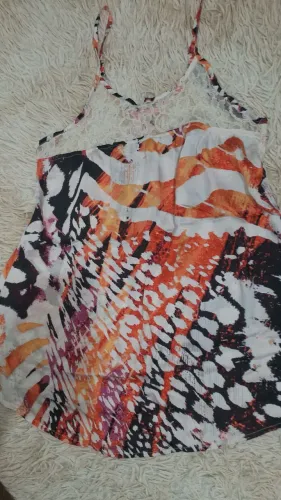 Batinha de seda estampada com renda