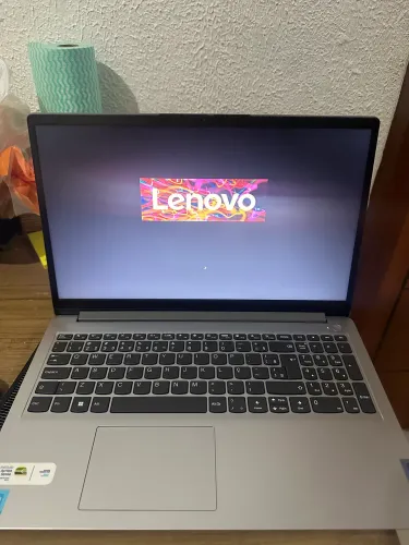 Notebook LENOVO