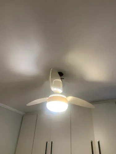 Ventilador de teto branco