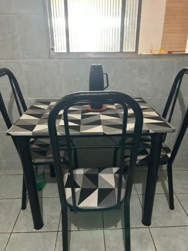 Mesa 3 cadeiras