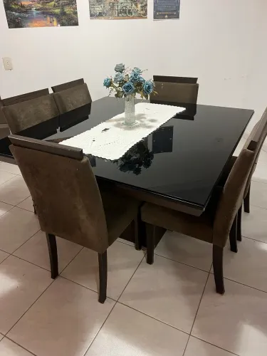 Mesa 6 lugares - vendendo como está 