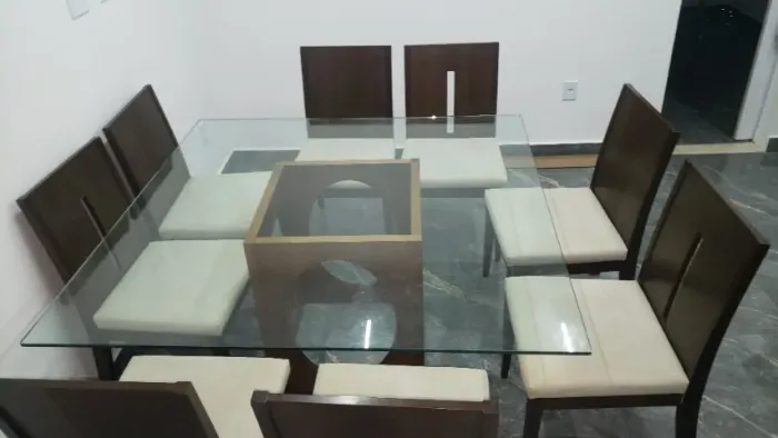 Mesa de vidro 1,50m x 1,50m X 10mm com 8 cadeiras
