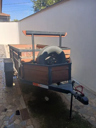 Carretinha semi nova