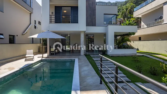 Casa no Condomínio Recanto da Lagoinha em Ubatuba