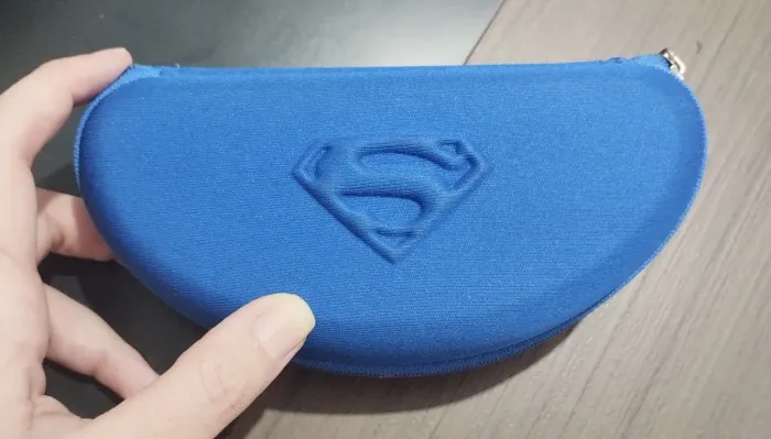 Porta-óculos promocional Superman