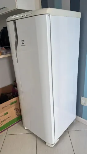 Geladeira Electrolux RE31
