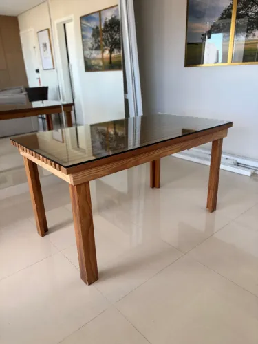 Mesa de Varanda com tampo de vidro - Moderna e elegante