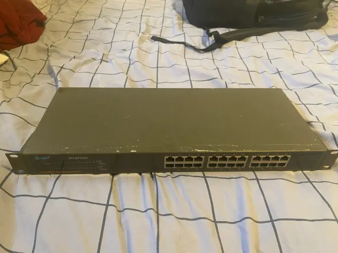 Switch 24 Portas D-Net DN-SF1024 - 10/100 Mbps - Funcionando - Barato