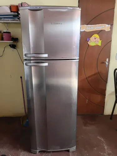 Vende-se geladeira