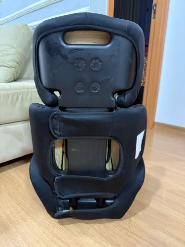 Vende se cadeirinha com assento elevado 