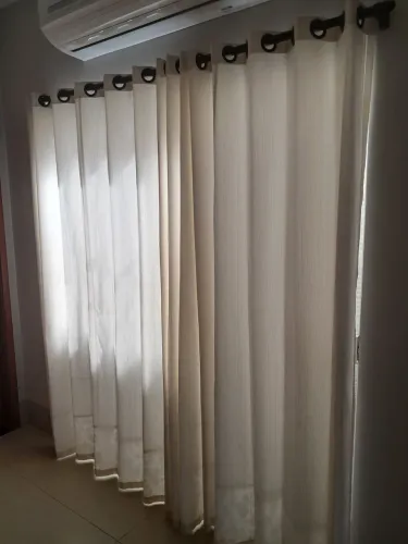 Cortina tecido leve com varão